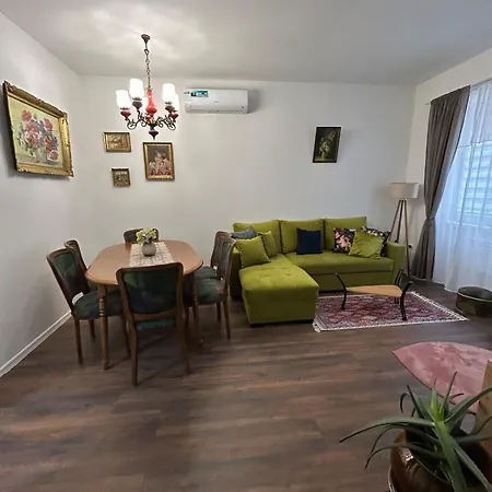 Nostalgija Cozy In Heart Of Apartment
