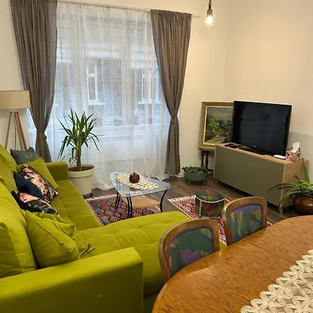 Nostalgija Cozy In Heart Of Apartment